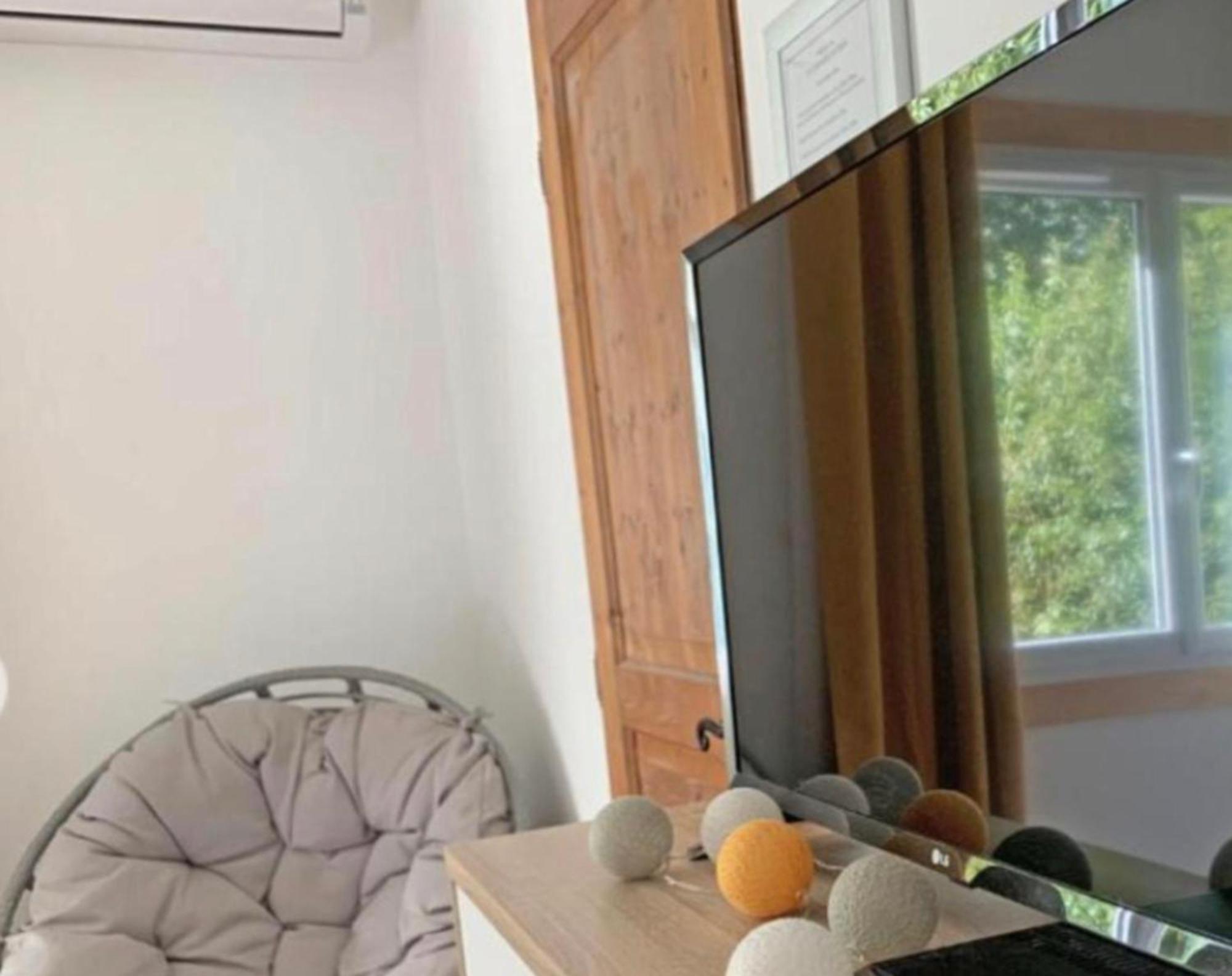 Hotel Les Tables Aux Vaches Raviege La Salvetat-sur-Agout Esterno foto
